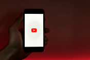 you tube app launching on mobile phone